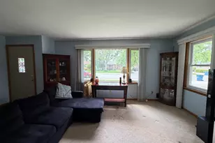 460 Dennis Ave, Bradley, IL 60915 - Photo 2