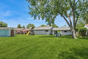 17 Rugby Rd, Lake Zurich, IL 60047 - Photo 18