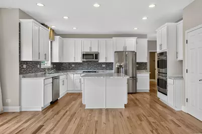 409 Brockton Avenue, Elgin, IL 60124 - Photo 10