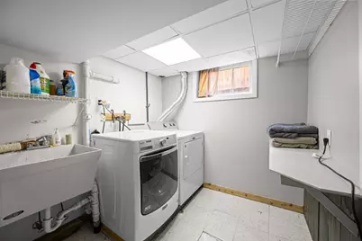 911 Grand Court, Davenport, IA 52803 - Photo 32