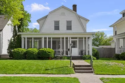 911 Grand Court, Davenport, IA 52803 - Photo 1
