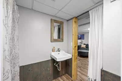 911 Grand Court, Davenport, IA 52803 - Photo 30