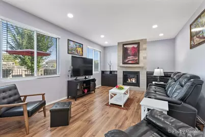 905 Shelter Island Lane, Pingree Grove, IL 60140 - Photo 10