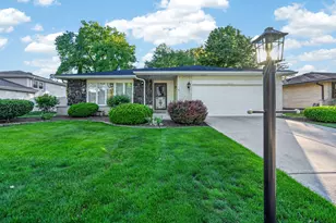 3173 Grandview Pl, Darien, IL 60561 - Photo 1