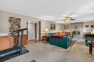 3173 Grandview Pl, Darien, IL 60561 - Photo 20