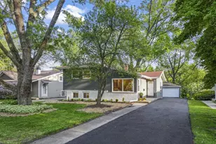 597 Lowden Ave, Glen Ellyn, IL 60137 - Photo 2