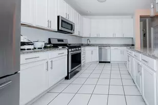 1166 Georgetown Way, Vernon Hills, IL 60061 - Photo 8