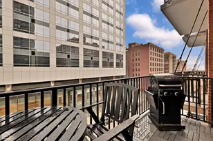 210 S Desplaines St, Chicago, IL 60661 - Photo 18