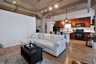 210 S Desplaines St, Chicago, IL 60661 - Photo 8