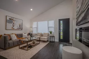 3925 168th Pl, Country Club Hills, IL 60478 - Photo 2