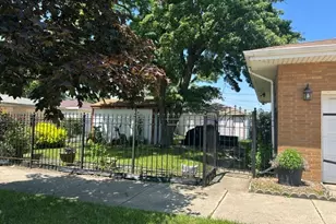 12764 S Ada St, Calumet Park, IL 60827 - Photo 2