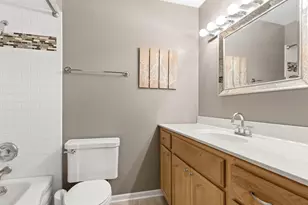 5511 E Lake Dr, Lisle, IL 60532 - Photo 16