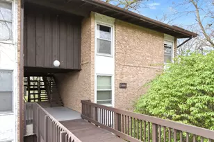 5511 E Lake Dr, Lisle, IL 60532 - Photo 2