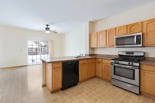 840 Amelia Ct, Grayslake, IL 60030 - Photo 12
