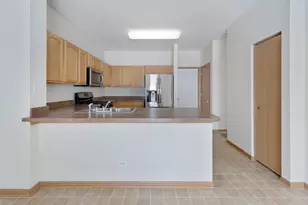 840 Amelia Ct, Grayslake, IL 60030 - Photo 10