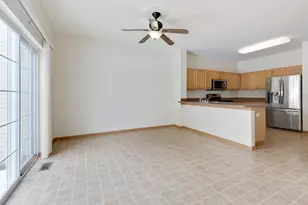 840 Amelia Ct, Grayslake, IL 60030 - Photo 8