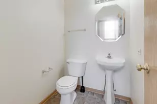 840 Amelia Ct, Grayslake, IL 60030 - Photo 14