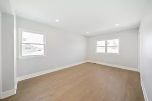 99 Essex Rd, Elk Grove Village, IL 60007 - Photo 24