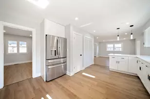 99 Essex Rd, Elk Grove Village, IL 60007 - Photo 20