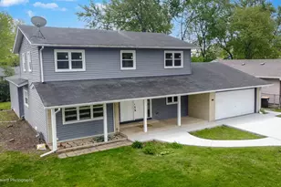 99 Essex Rd, Elk Grove Village, IL 60007 - Photo 4