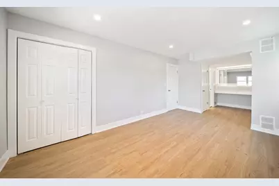 99 Essex Road, Elk Grove Village, IL 60007 - Photo 28