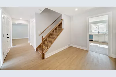 99 Essex Road, Elk Grove Village, IL 60007 - Photo 8