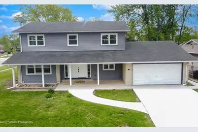 99 Essex Road, Elk Grove Village, IL 60007 - Photo 2