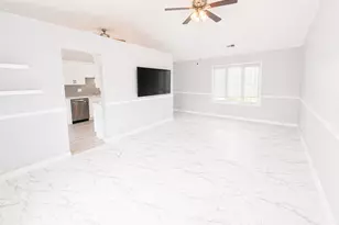 828 Huron Ct, Carol Stream, IL 60188 - Photo 4
