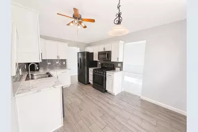 828 Huron Court, Carol Stream, IL 60188 - Photo 6