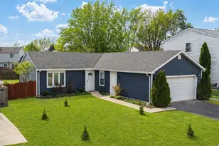 828 Huron Ct, Carol Stream, IL 60188 - Photo 1