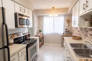 111 S Baybrook Dr, Palatine, IL 60074 - Photo 6
