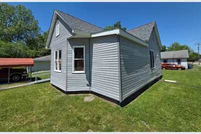 208 Burkett Street, Benton, IL 62812 - Photo 12