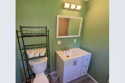 208 Burkett Street, Benton, IL 62812 - Photo 6