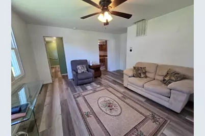 208 Burkett Street, Benton, IL 62812 - Photo 2