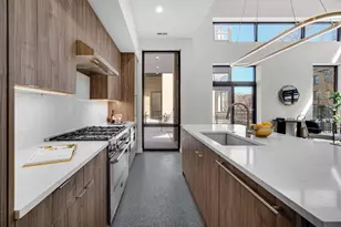 6218 S Woodlawn Ave, Chicago, IL 60637 - Photo 10