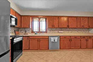 10985 S 84th Ave, Palos Hills, IL 60465 - Photo 6