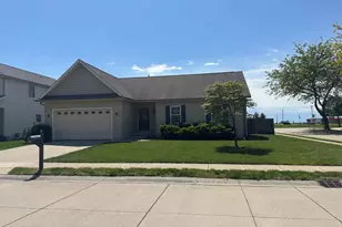 709 Molly Ln, New Berlin, IL 62670 - Photo 2