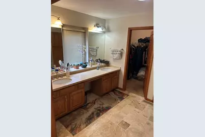 690 Waterford Drive, Des Plaines, IL 60016 - Photo 32