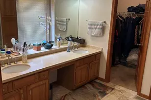 690 Waterford Dr, Des Plaines, IL 60016 - Photo 32