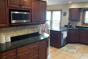 690 Waterford Dr, Des Plaines, IL 60016 - Photo 10