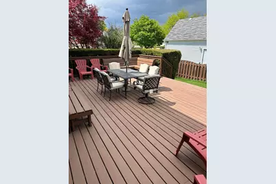 690 Waterford Drive, Des Plaines, IL 60016 - Photo 22