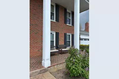 690 Waterford Drive, Des Plaines, IL 60016 - Photo 4