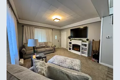 1008 S Commercial Street, Benton, IL 62812 - Photo 14