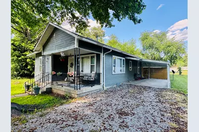 1008 S Commercial Street, Benton, IL 62812 - Photo 4