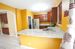 470 Grosvenor Ln, Aurora, IL 60504 - Photo 6
