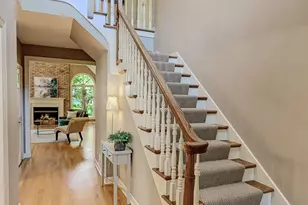 28 Lake Ridge Club Dr, Burr Ridge, IL 60527 - Photo 4