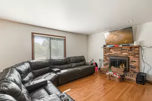 1003 Wesley Dr, Crystal Lake, IL 60014 - Photo 10