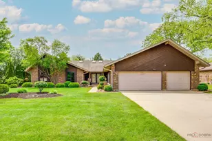 204 Linden Rd S, Prospect Heights, IL 60070 - Photo 1