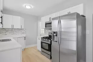 18037 Ridgewood Ave, Lansing, IL 60438 - Photo 2
