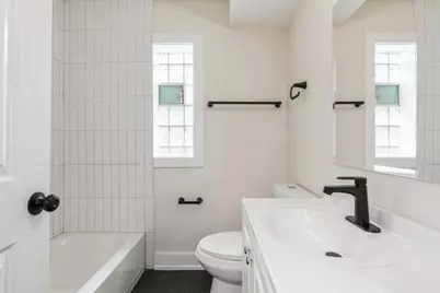 10429 S Indiana Avenue, Chicago, IL 60628 - Photo 8
